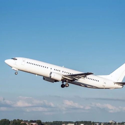 Alta do combustível pressiona companhias aéreas e encarece passagens no Brasil