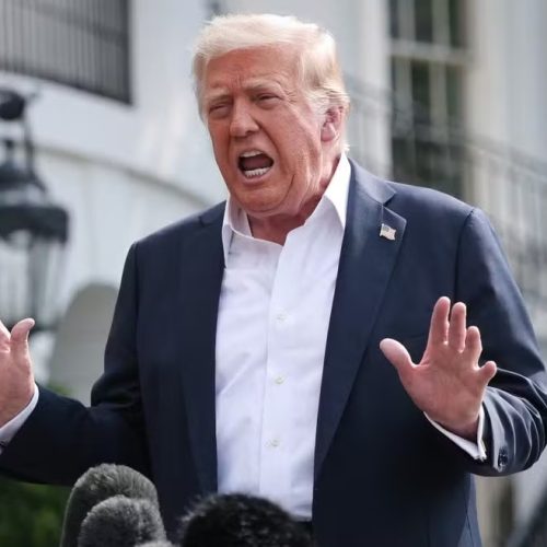 Tarifaço dos EUA atinge 10 mil empresas brasileiras e ameaça 3,2 milhões de empregos; setores pedem socorro ao governo