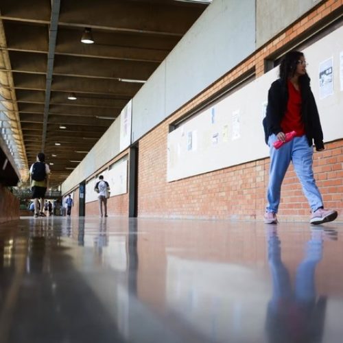 Governo recompõe orçamento das universidades federais com R$ 400 milhões e anuncia desbloqueio adicional de R$ 300 milhões