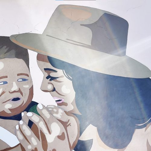 Pintura mural com propósito: Artista urbana exalta maternidade e força da mulher negra