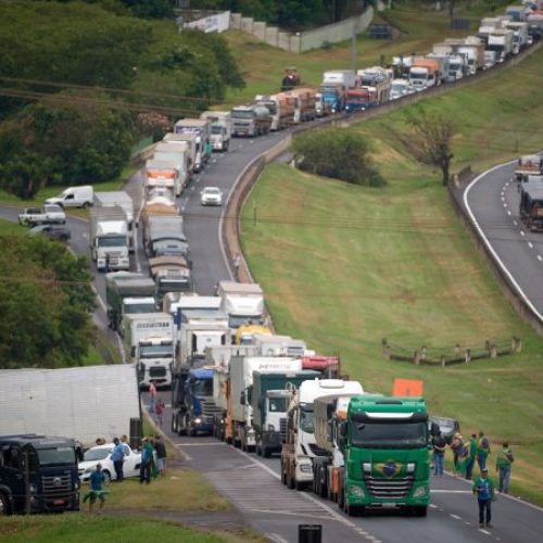 Greve de caminhoneiros não é confirmada nacionalmente e tem adesão incerta