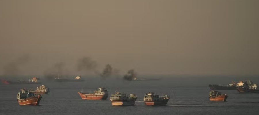 Trump acusa Irã de atacar navios no Estreito de Ormuz e afirma que ação viola cessar-fogo