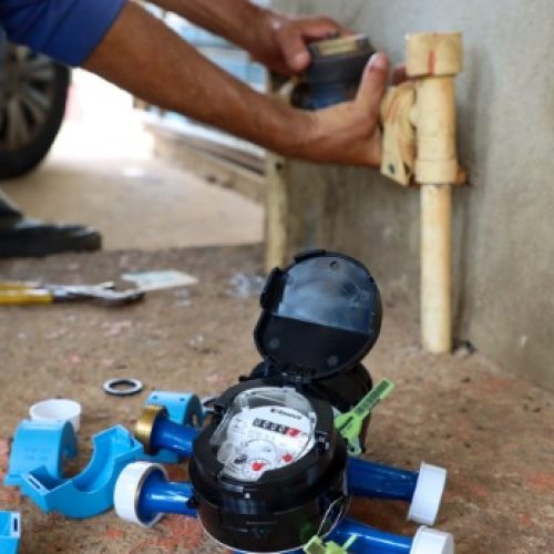 Sanesc inicia troca de hidrômetros antigos para garantir medição mais precisa em Senador Canedo