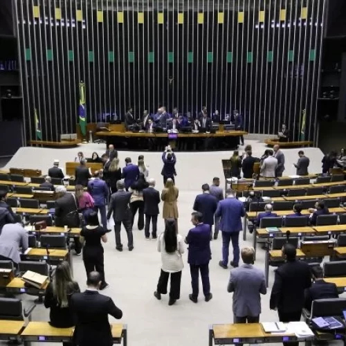 Deputado Pedro Paulo protocola PEC da Reforma Administrativa na Câmara após atingir número mínimo de assinaturas