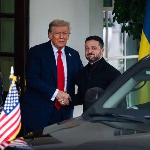 Trump fala em “chance razoável” de paz na Ucrânia após encontro com Zelensky na Casa Branca